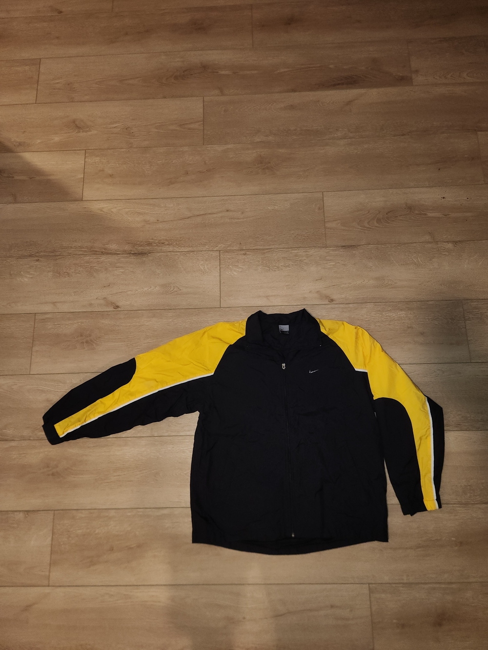 Vintage Y2K Nike Black And Yellow Embroidered Swoosh Mens Size Large Good Condit